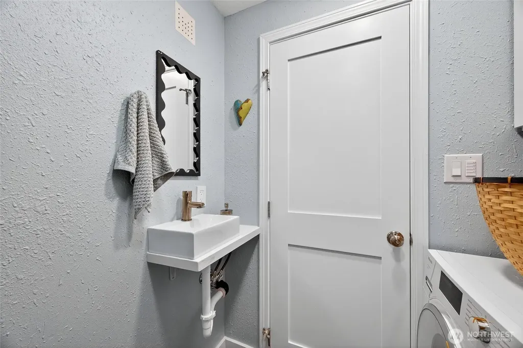 1020 5th Avenue S Edmonds WA 98020