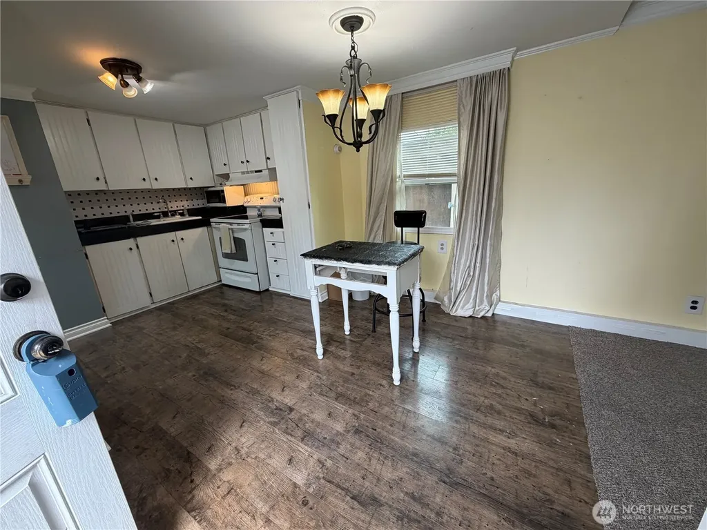 6111 79th Street E Puyallup WA 98371