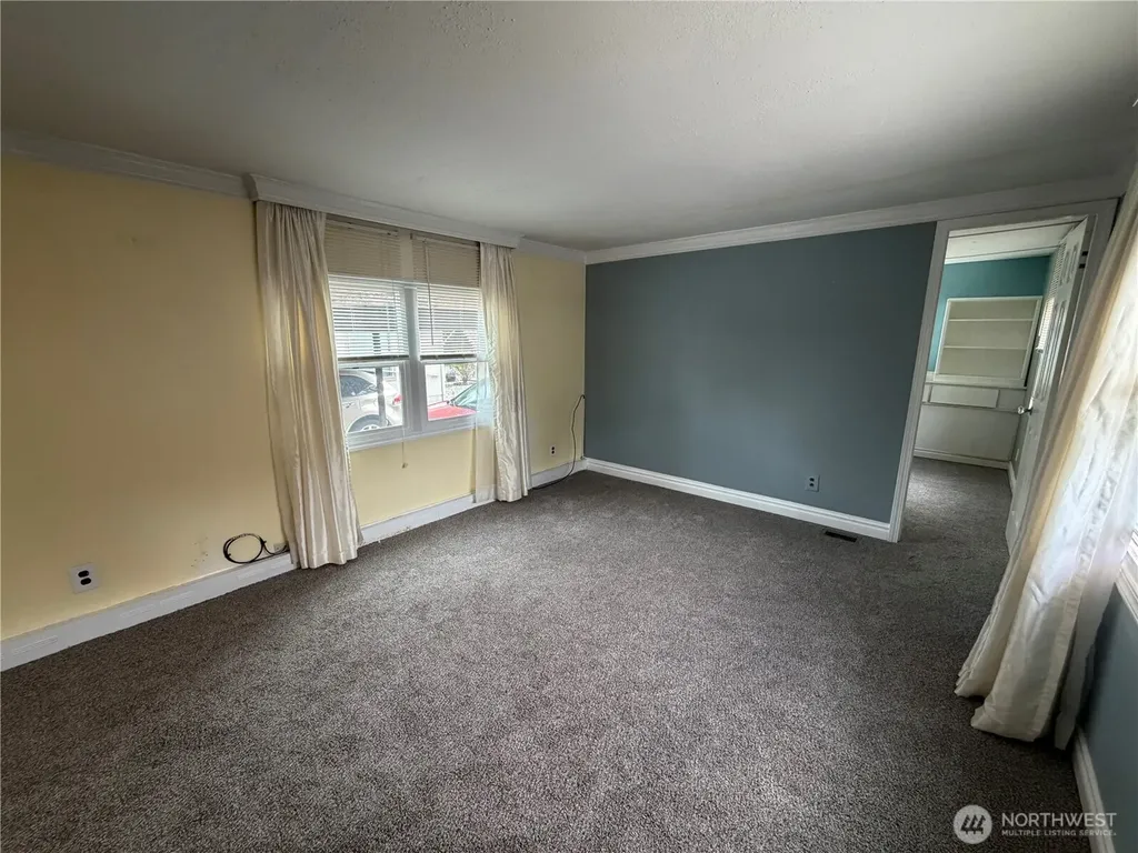 6111 79th Street E Puyallup WA 98371