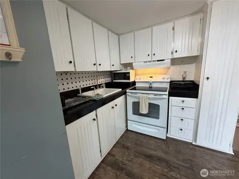 6111 79th Street E Puyallup WA 98371