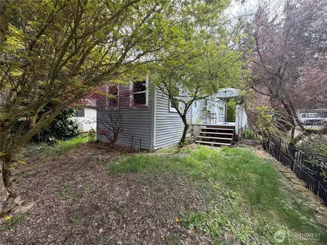 6111 79th Street E Puyallup WA 98371