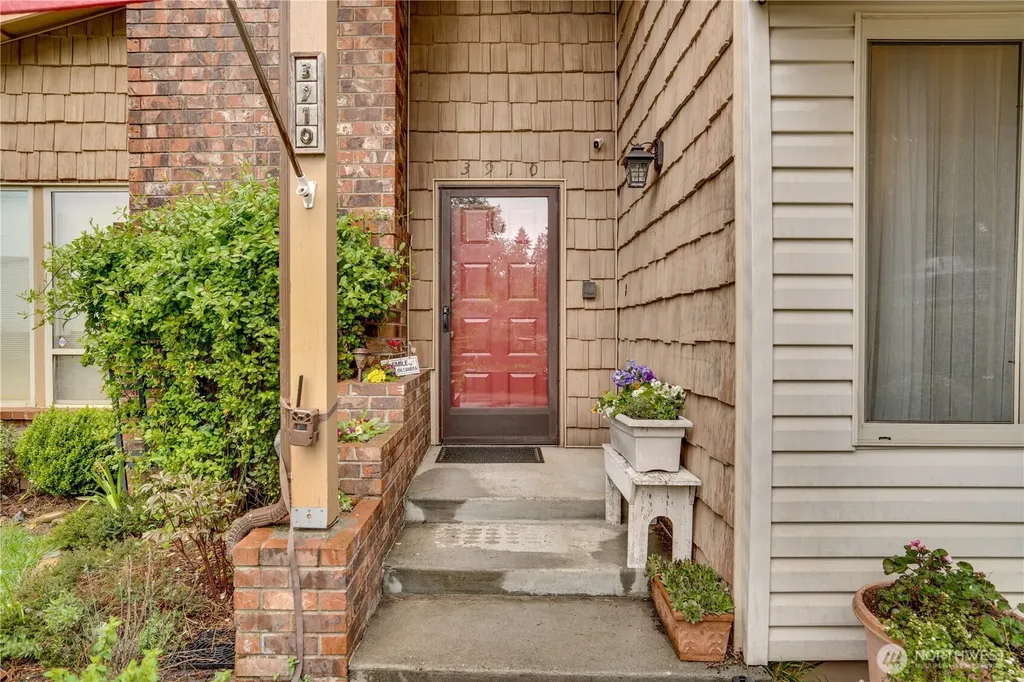 3910 82nd Avenue Ct W University Place WA 98466