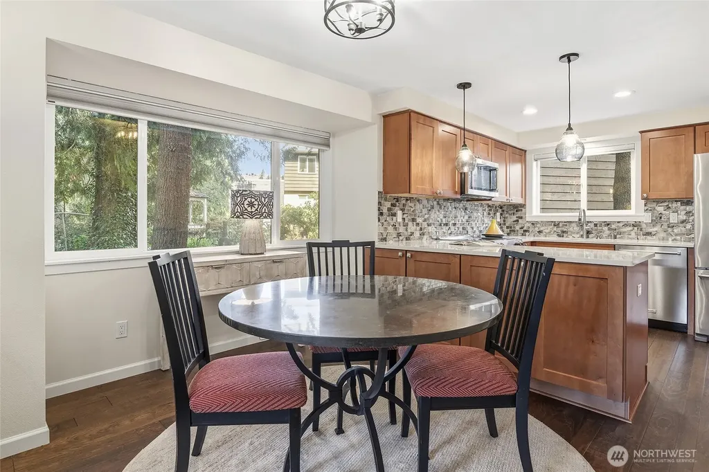 9165 45th Avenue SW Seattle WA 98136