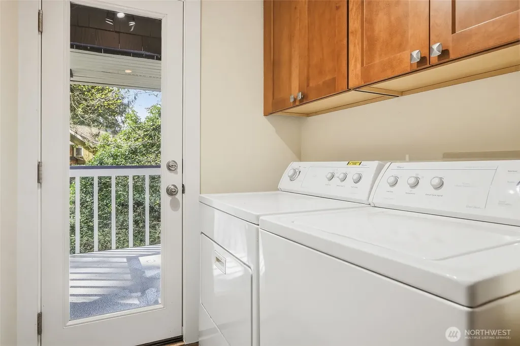 9165 45th Avenue SW Seattle WA 98136