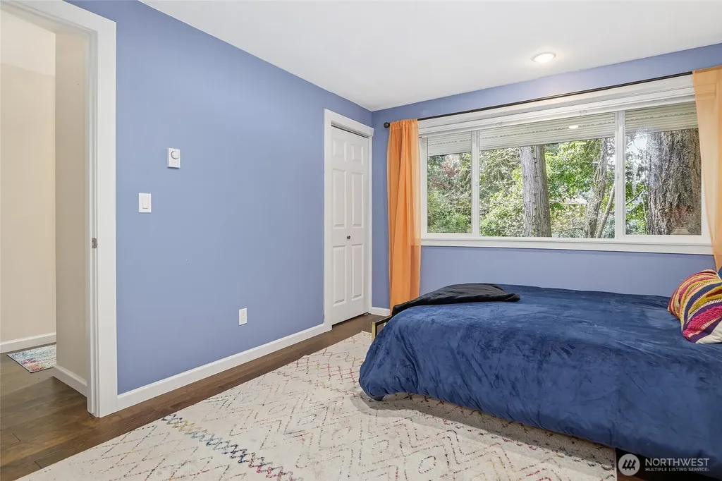 9165 45th Avenue SW Seattle WA 98136