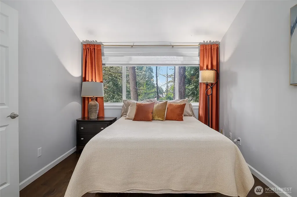 9165 45th Avenue SW Seattle WA 98136