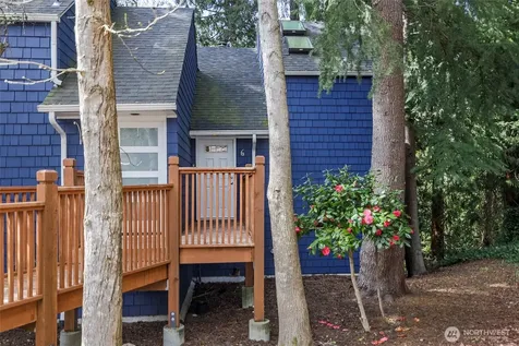 9165 45th Avenue SW Seattle WA 98136