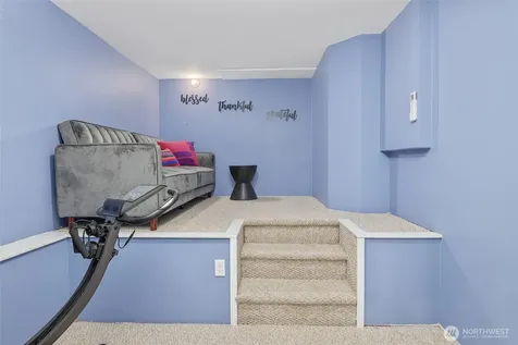 9165 45th Avenue SW Seattle WA 98136