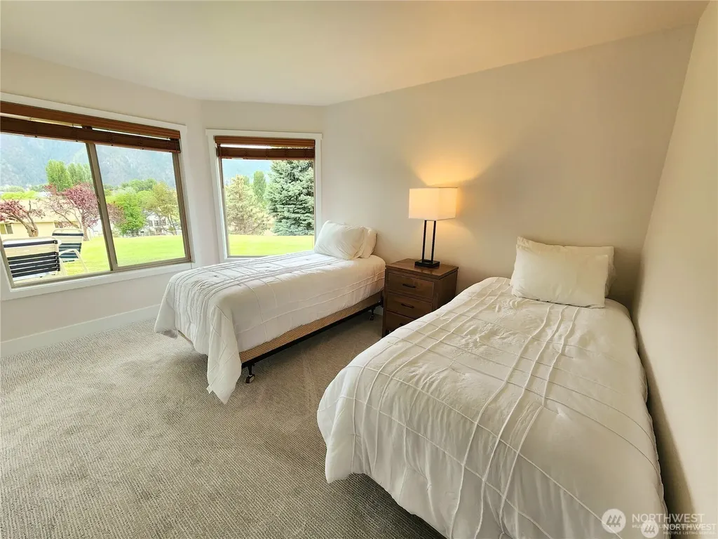 1 Lodge 614-h Manson WA 98831