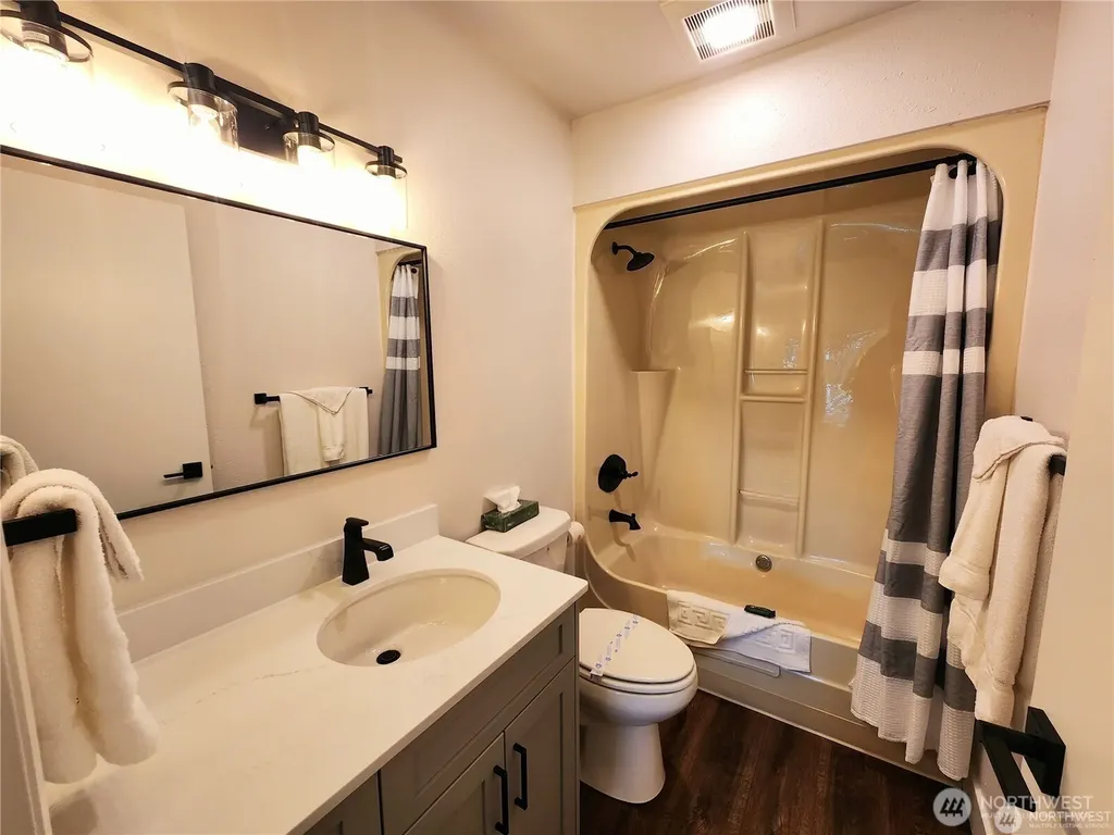 1 Lodge 614-h Manson WA 98831