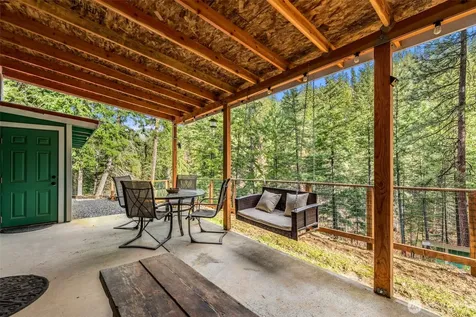 695 Sand Creek Road Cashmere WA 98815