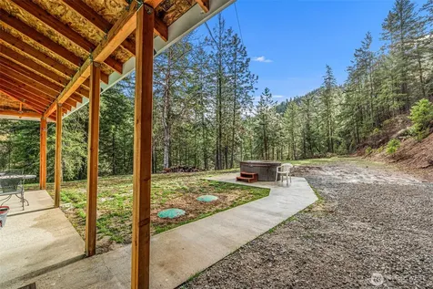 695 Sand Creek Road Cashmere WA 98815