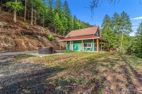 695 Sand Creek Road Cashmere WA 98815