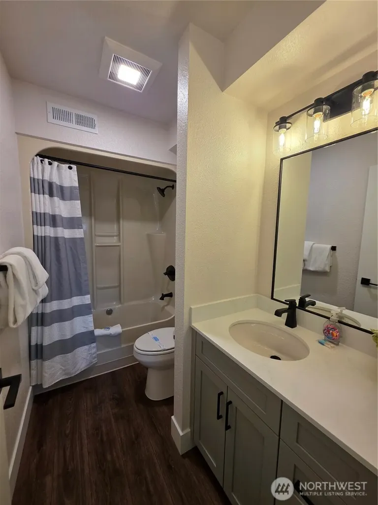 1 Lodge 606-q Manson WA 98831