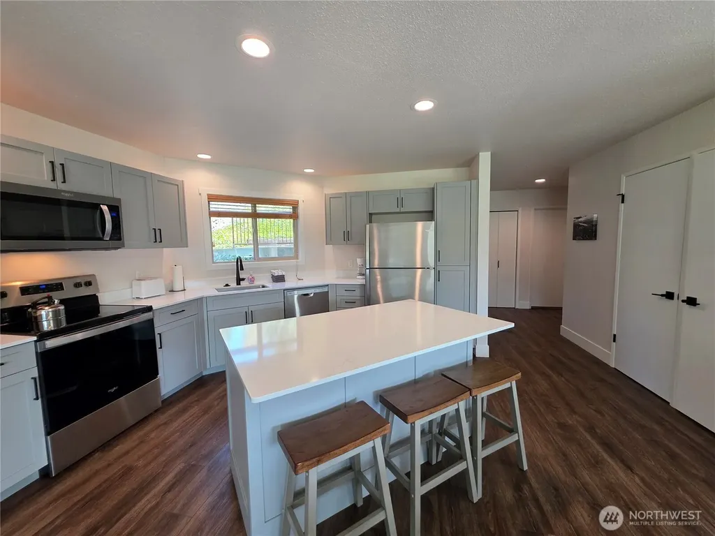 1 Lodge 606-q Manson WA 98831