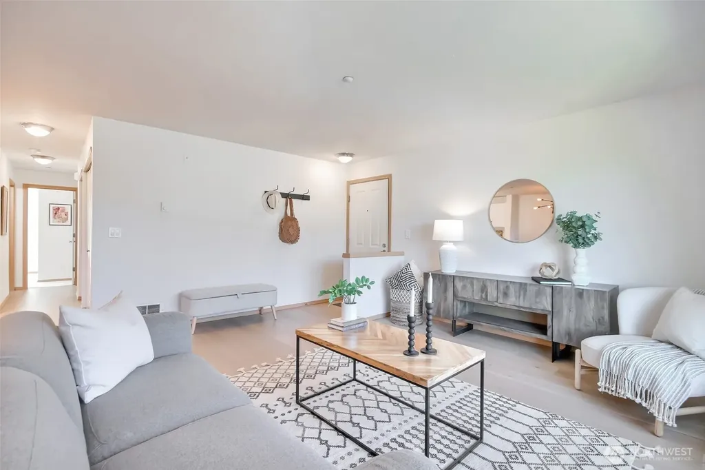 1957 23rd Place NE Issaquah WA 98027