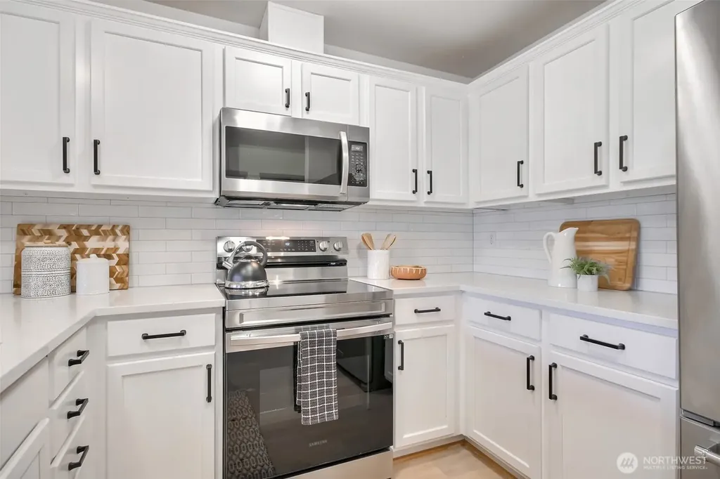 1957 23rd Place NE Issaquah WA 98027