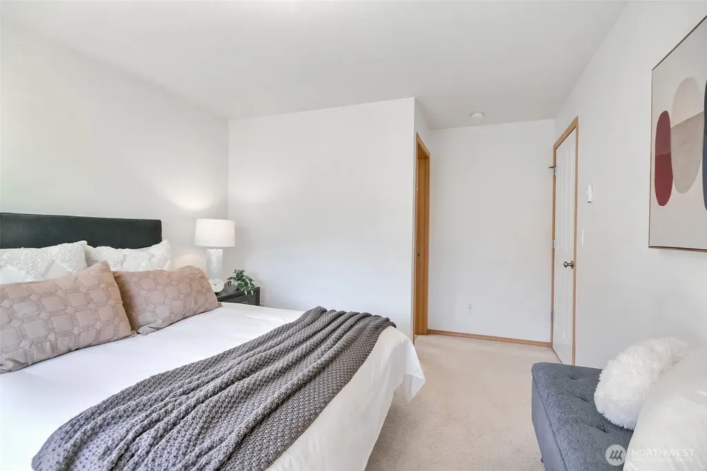 1957 23rd Place NE Issaquah WA 98027