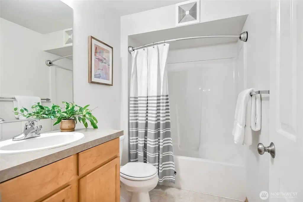 1957 23rd Place NE Issaquah WA 98027