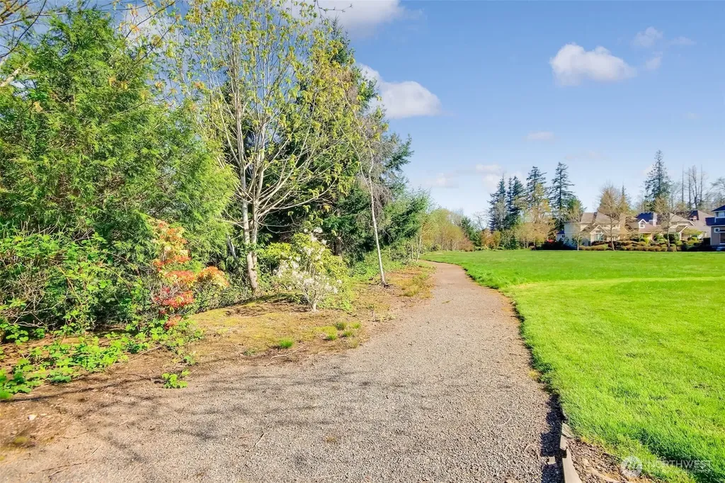 1957 23rd Place NE Issaquah WA 98027