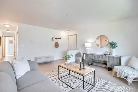 1957 23rd Place NE Issaquah WA 98027