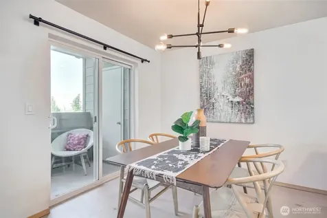1957 23rd Place NE Issaquah WA 98027