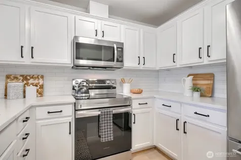 1957 23rd Place NE Issaquah WA 98027
