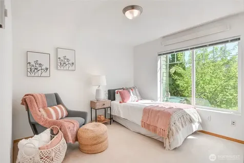 1957 23rd Place NE Issaquah WA 98027