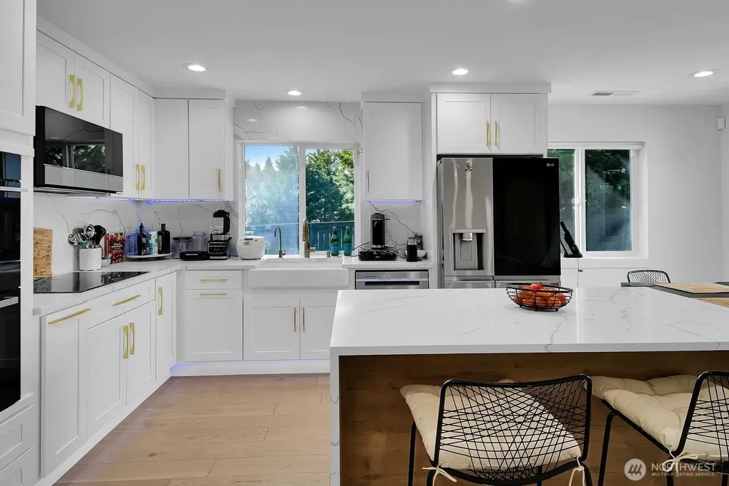 131 Glennwood Renton WA 98056