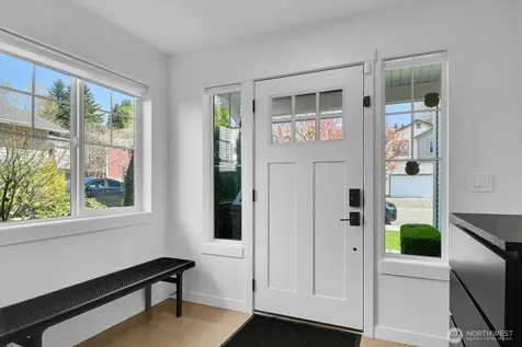 131 Glennwood Renton WA 98056