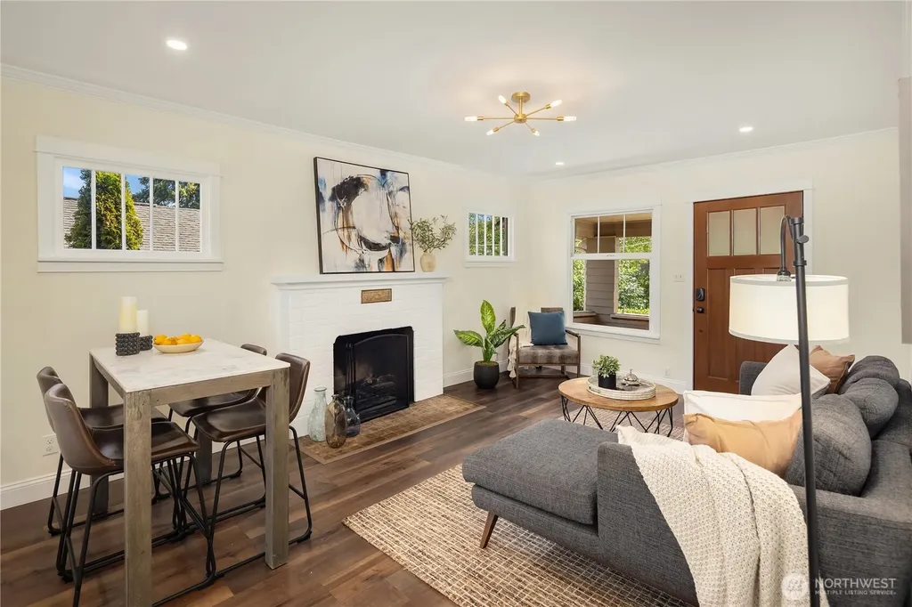 324 NE 54th Street Seattle WA 98105