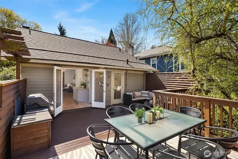324 NE 54th Street Seattle WA 98105