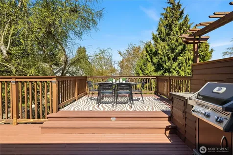 324 NE 54th Street Seattle WA 98105