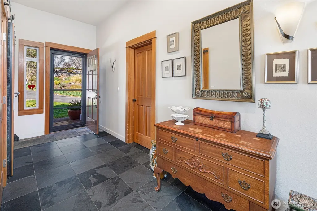 475 Perry Place Friday Harbor WA 98250
