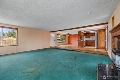 15 76th Street SW Everett WA 98203