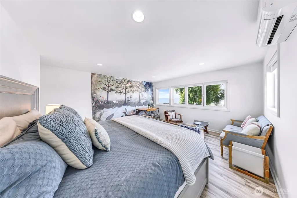 2402 Sunlight Beach Road Clinton WA 98236