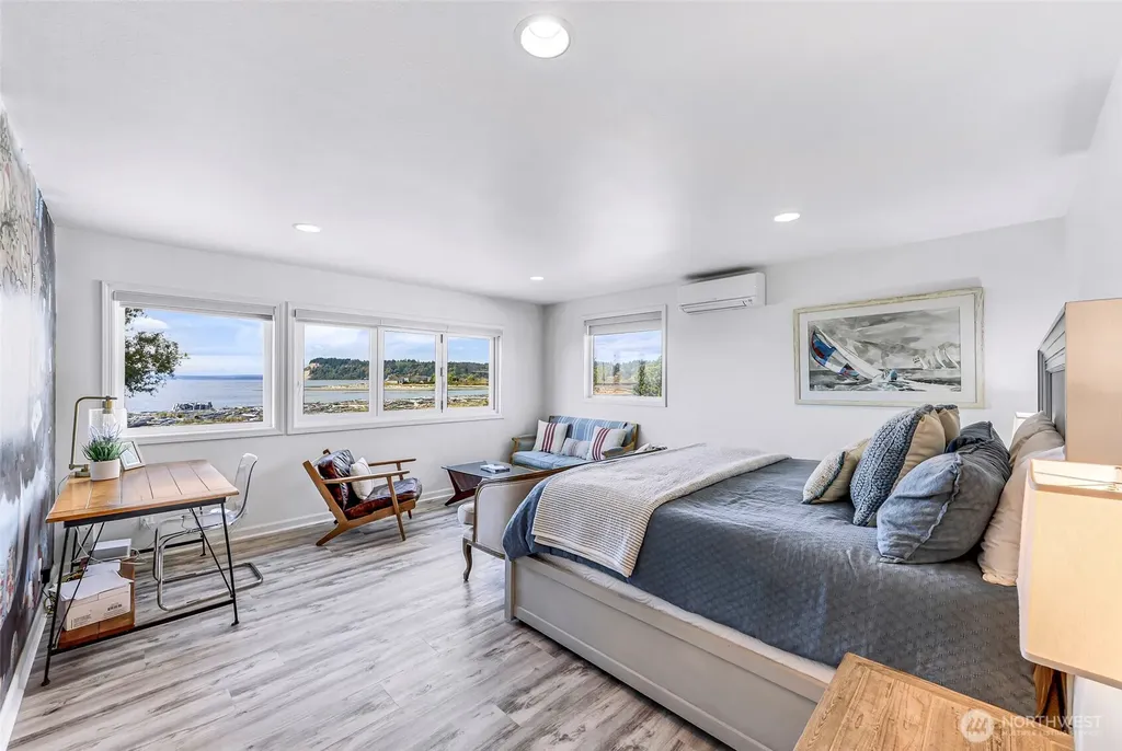2402 Sunlight Beach Road Clinton WA 98236