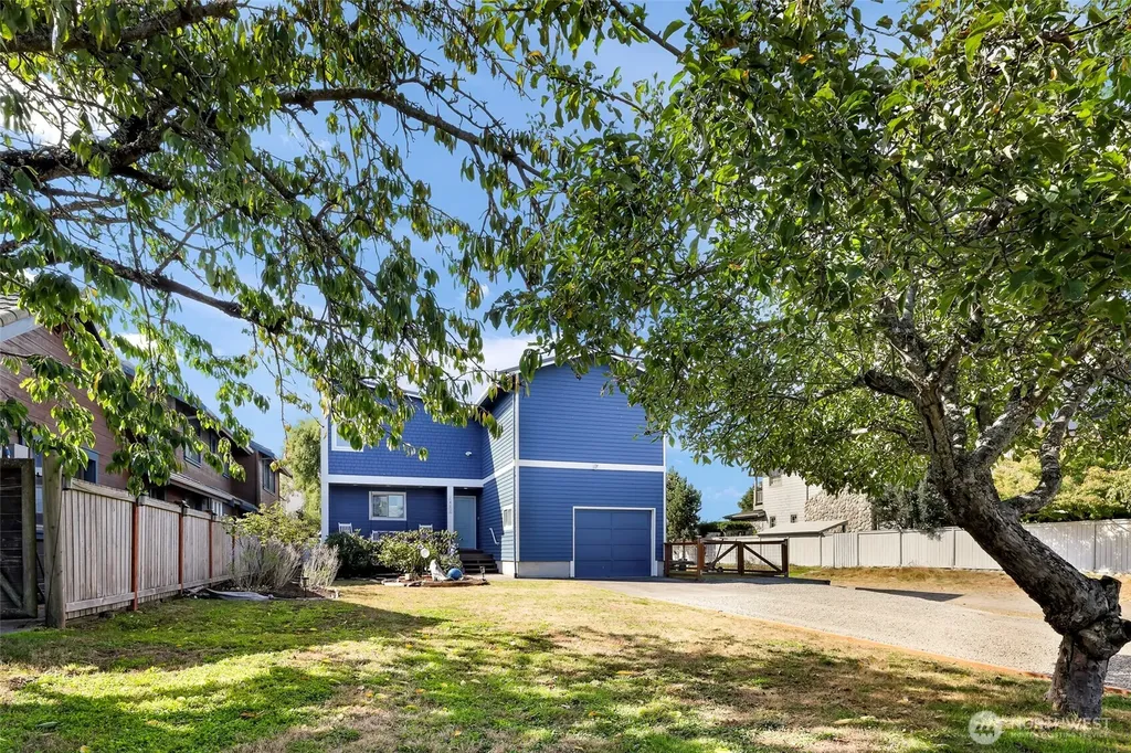 2402 Sunlight Beach Road Clinton WA 98236