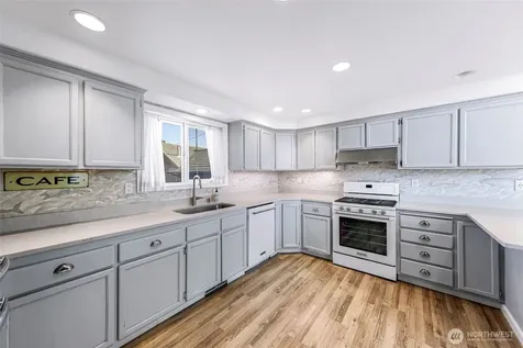 2402 Sunlight Beach Road Clinton WA 98236