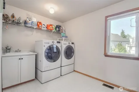 4115 52nd Street NE Tacoma WA 98422
