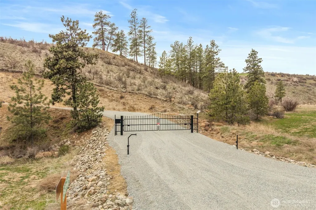 325 Rancho Perri Lane Manson WA 98831