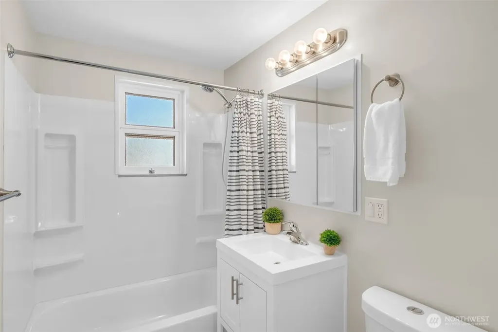 1314 N 188th Street Shoreline WA 98133