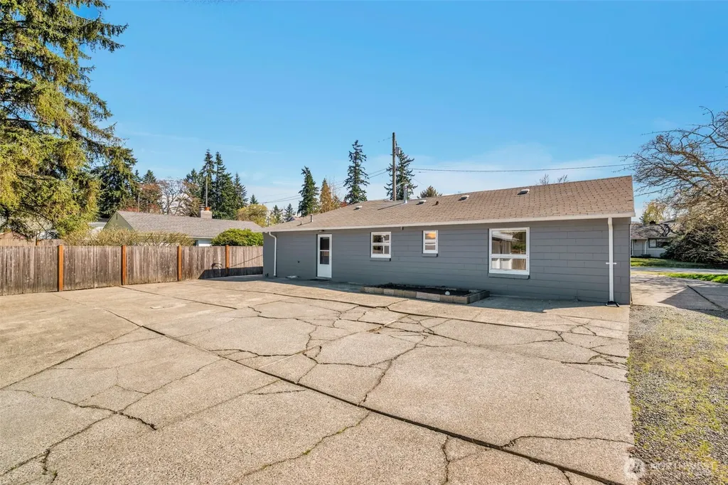 1314 N 188th Street Shoreline WA 98133