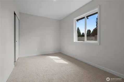 1956 E 65th Street Tacoma WA 98404