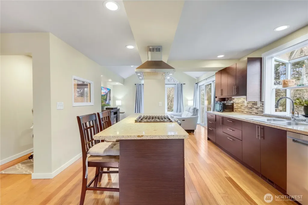 14142 97th Avenue NE Kirkland WA 98034