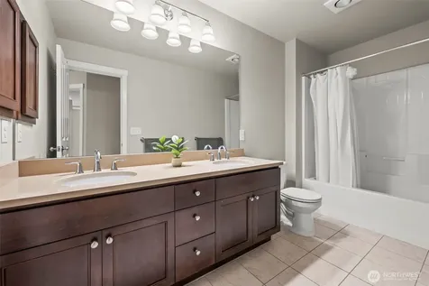 1644 211th Avenue SE Sammamish WA 98075