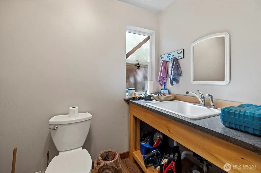 7595 Pressentin Court Concrete WA 98237