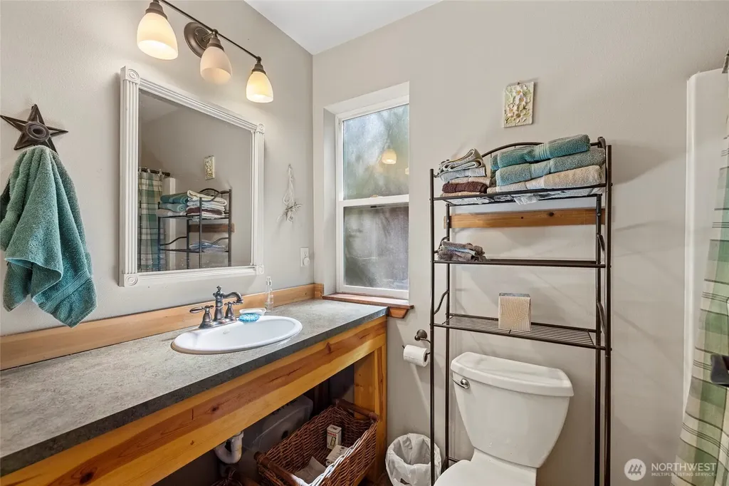 7595 Pressentin Court Concrete WA 98237