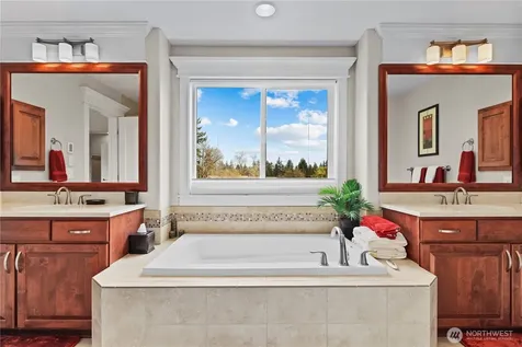 2262 NW Fall Line Lane Issaquah WA 98027