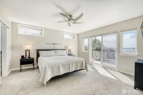 5711 Upland Terrace NE Tacoma WA 98422